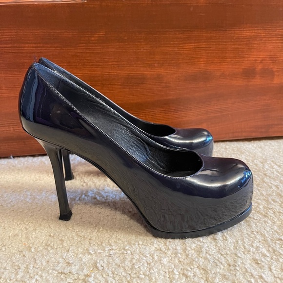 YSL Saint Laurent Tribute Pump - Navy Blue Patent Leather - BEAUTIFUL CONDITION - Picture 9 of 9
